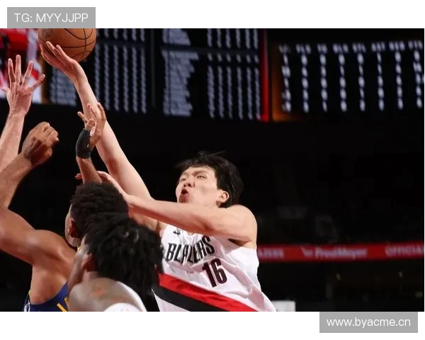 拓媒分析杨瀚森无法胜任第三中锋休赛期需考虑引进罗威加强中锋阵容